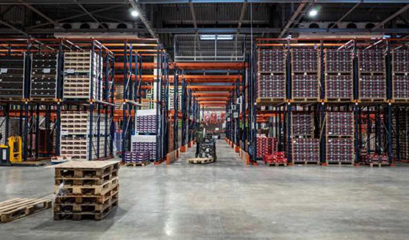 Objektfunkanlag Einbau in der Lagerhalle